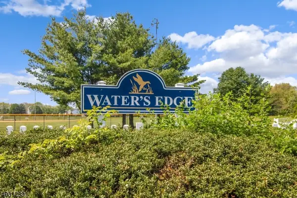 12 Mansfield Way, Jefferson Twp., NJ 07438