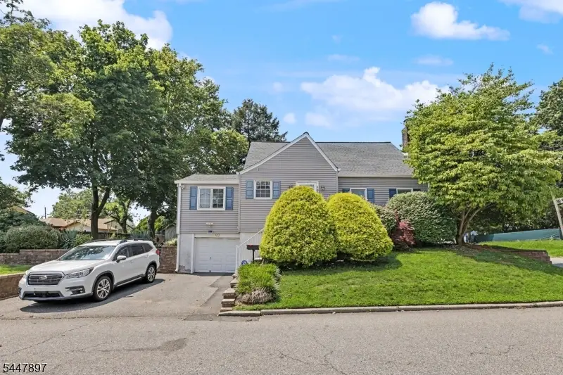 92 Silver Lake Ave, Edison, NJ 08817 - #2