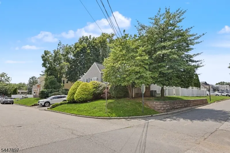 92 Silver Lake Ave, Edison, NJ 08817 - #3