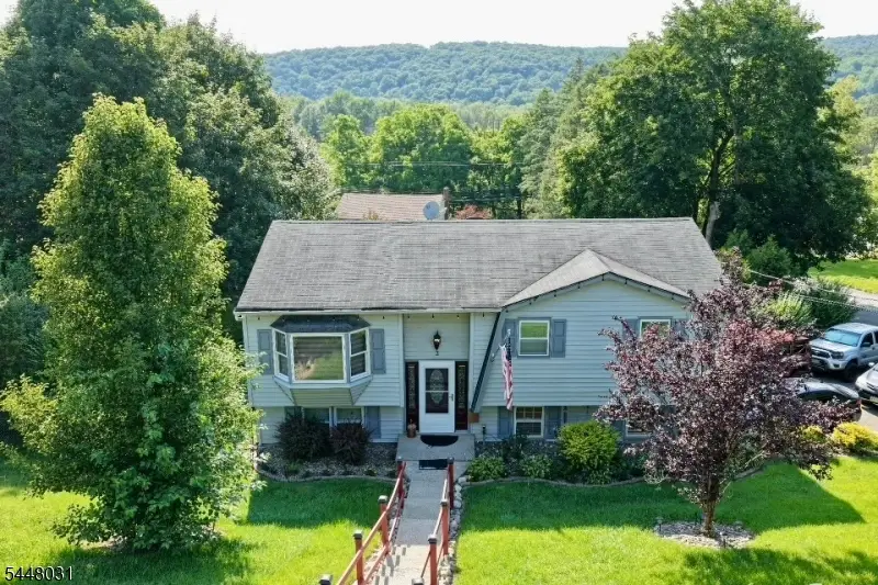 2 Washington Rd, Ogdensburg, NJ 07439 - #1