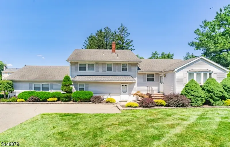 5 Anna Marie Ct, Fairfield, NJ 07004 - #1