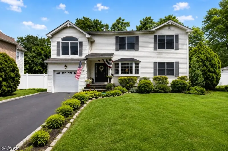37 Hall Dr, Clark, NJ 07066 - #1