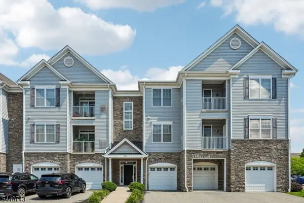 43 Elston Ct, Wanaque Boro, NJ 07420