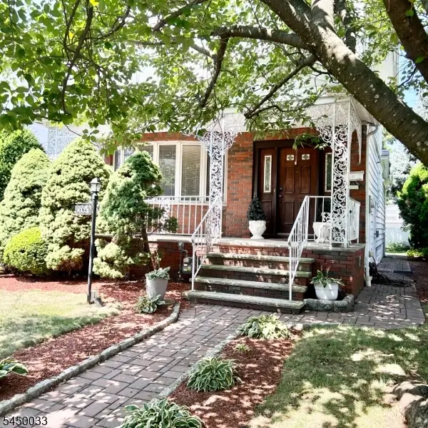 194 Glenwood Rd, Elizabeth, NJ 07208 - #1