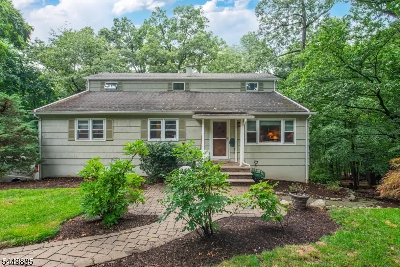 16 Pennsylvania Ave, Montvale, NJ 07645 - #1