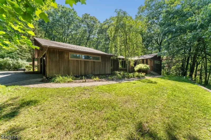 9 Delwood Rd, Chester, NJ 07930 - #3