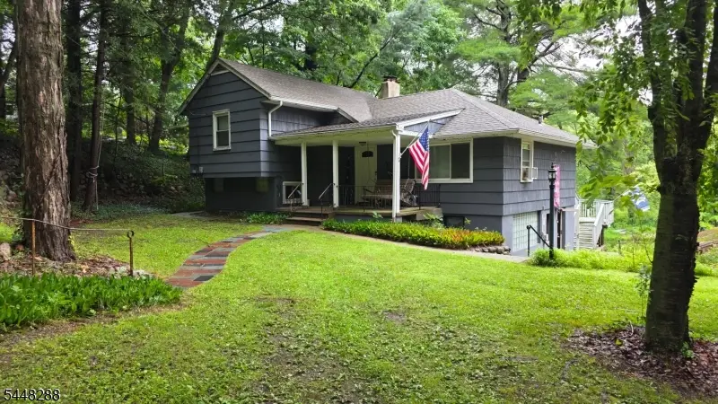 91 Goldfinch Ln, Hewitt, NJ 07421 - #1