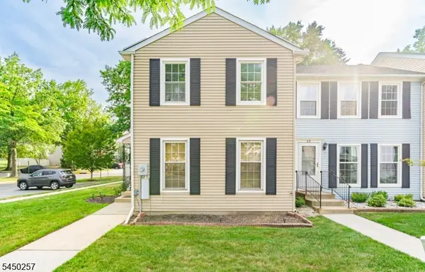 36 Byrnes Ln, Sayreville Boro, NJ 08872