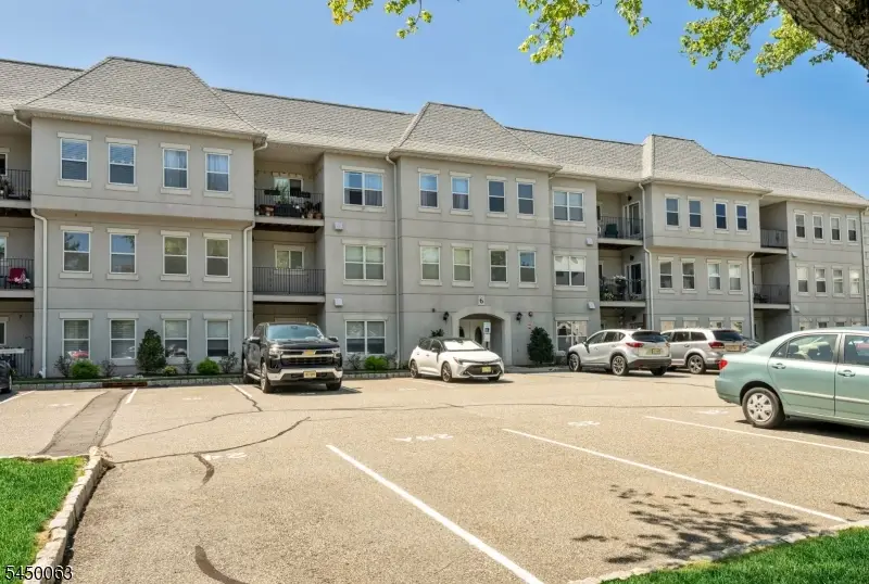 602 Brittany Dr, Wayne, NJ 07470 - #1