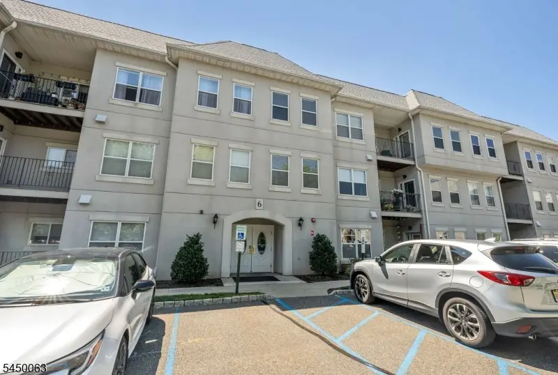 602 Brittany Dr, Wayne, NJ 07470 - #2