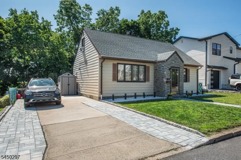 54 Hasbrouck Ave, Hasbrouck Heights, NJ 07604 - #2