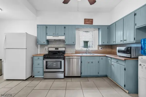 4 Park Heights Ave, Dover Town, NJ 07801