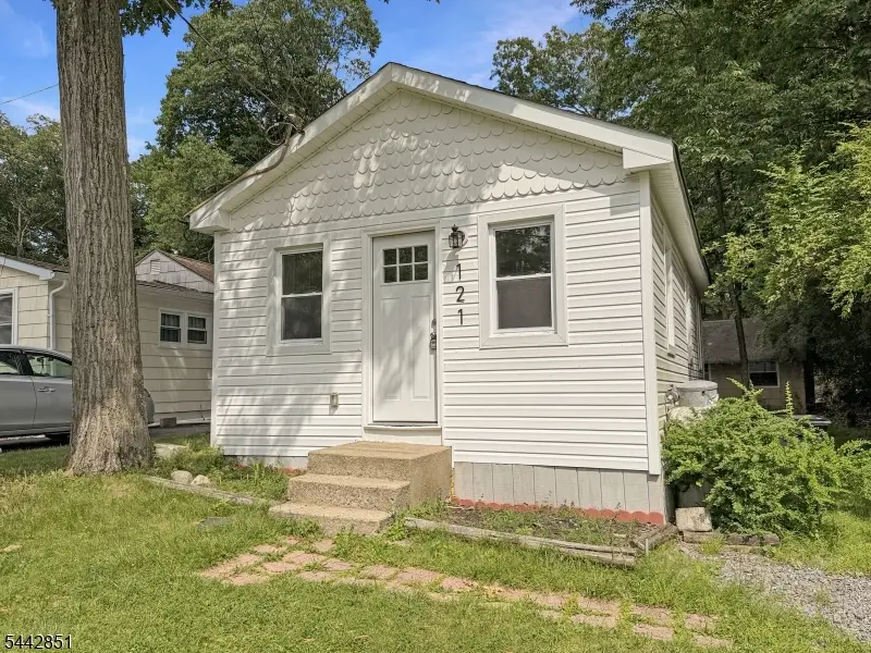 121 Dartmouth Trl, Hopatcong, NJ 07843 - #1