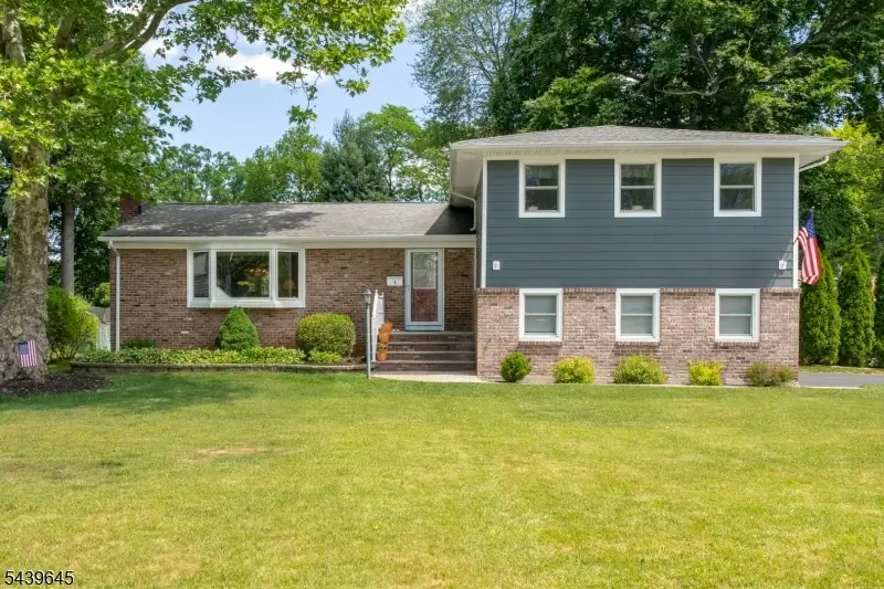 6 Woodbine Cir, New Providence, NJ 07974 - #1