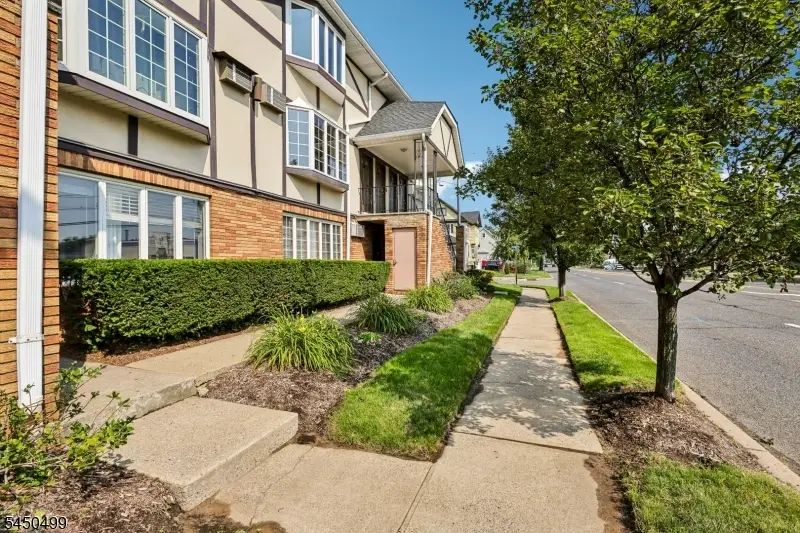 33 Henry Pl #B2, Hackensack, NJ 07601 - #3