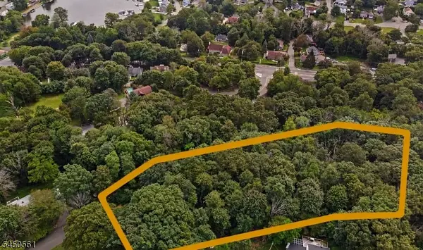 4 Winding Hill Rd, Hopatcong Boro, NJ 07843