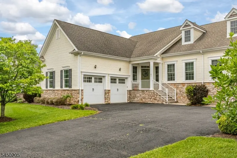 61 Bedford Dr, Montgomery, NJ 08558 - #1