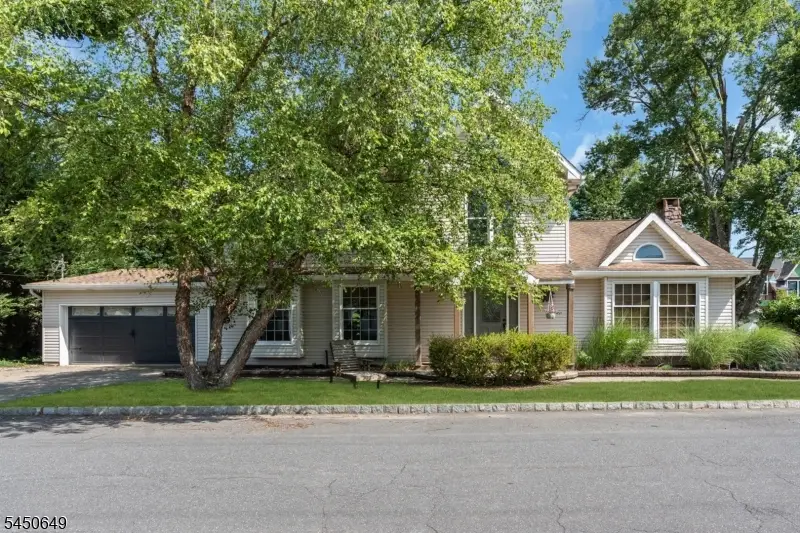 4 Davenport Rd, Newfoundland, NJ 07435 - #1