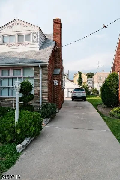 85 Strong St, Wallington, NJ 07057 - #2