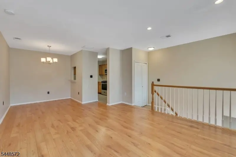 1041 Cumberland Ct, Mahwah, NJ 07430 - #2