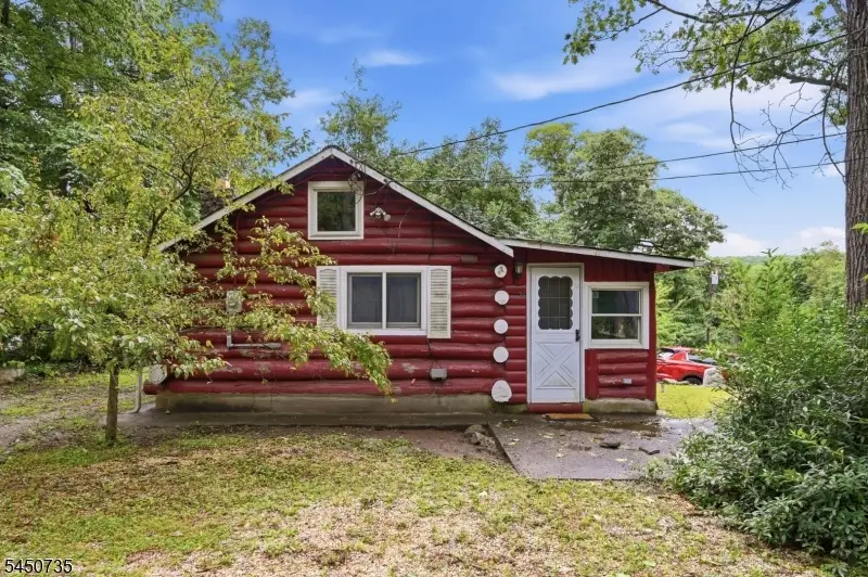 26 Clubhouse Ave, West Milford, NJ 07480 - #1