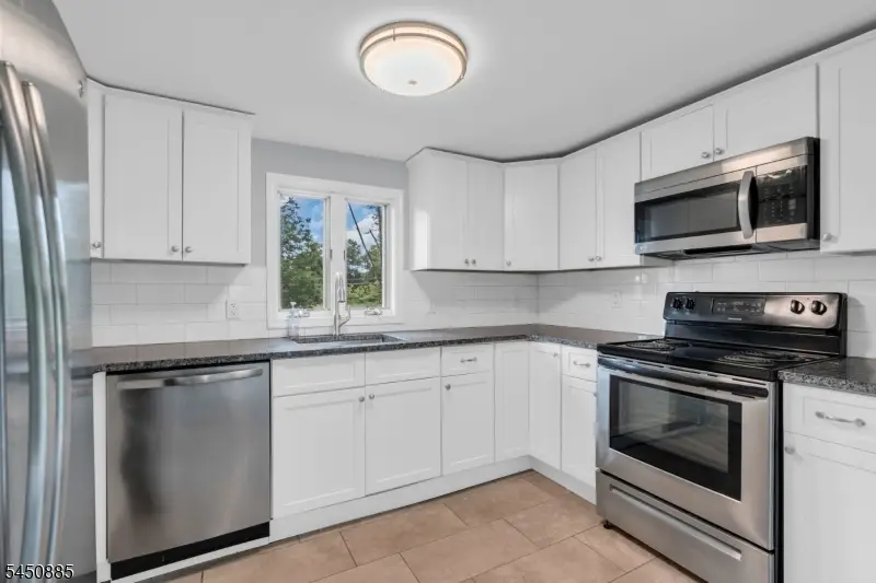 96 Mount View St, Newton, NJ 07860 - #3