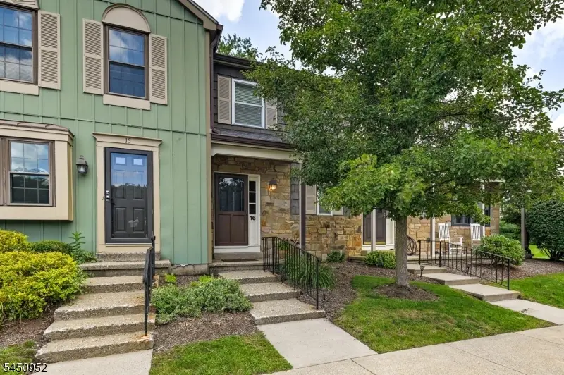 16 Great Horned Owl Ct, Allamuchy, NJ 07840 - #1