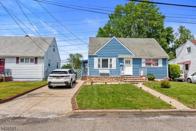 54 Sycamore Dr, Belleville, NJ 07109 - #1