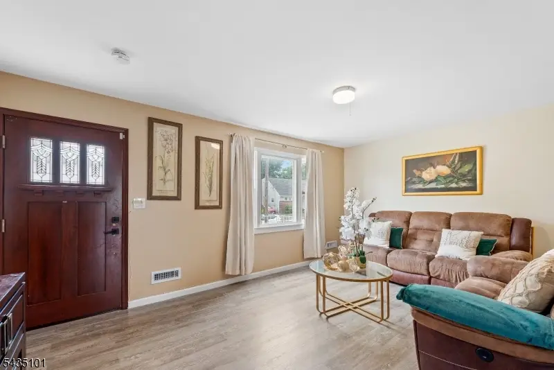 54 Sycamore Dr, Belleville, NJ 07109 - #2