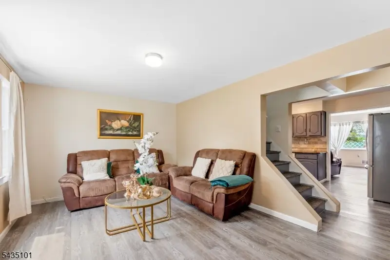 54 Sycamore Dr, Belleville, NJ 07109 - #3