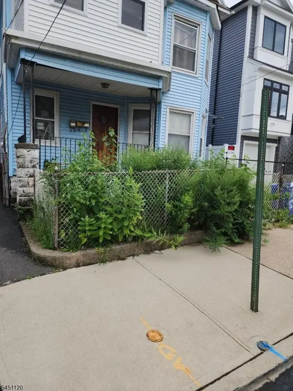 533 E 25th St, Paterson City, NJ 07514