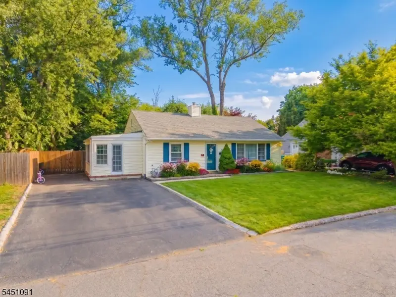 12 Pierrepont Ave, Middlesex, NJ 08846 - #2