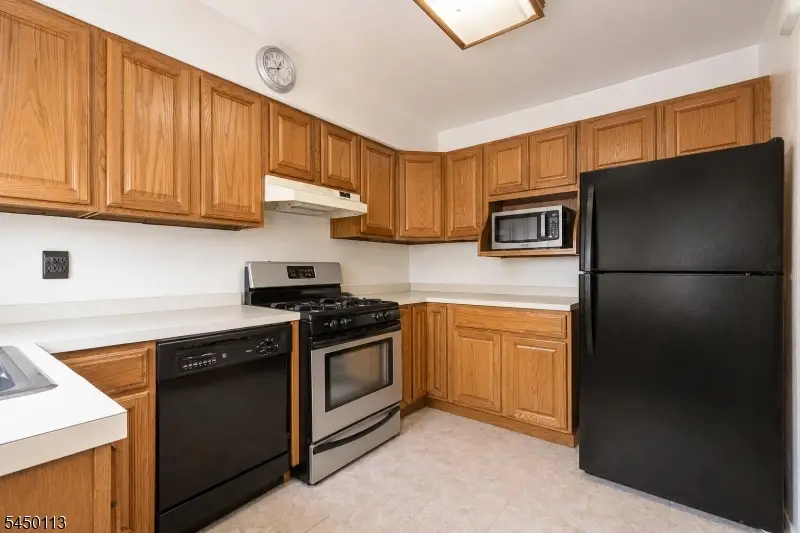 110 Patricia Pl, Clifton, NJ 07012 - #3