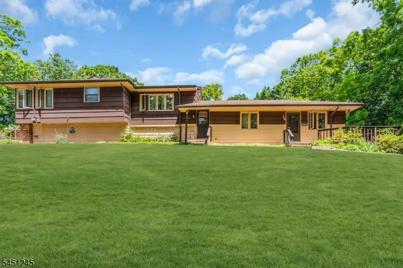 10 Sussex St, Byram Center, NJ 07874 - #1
