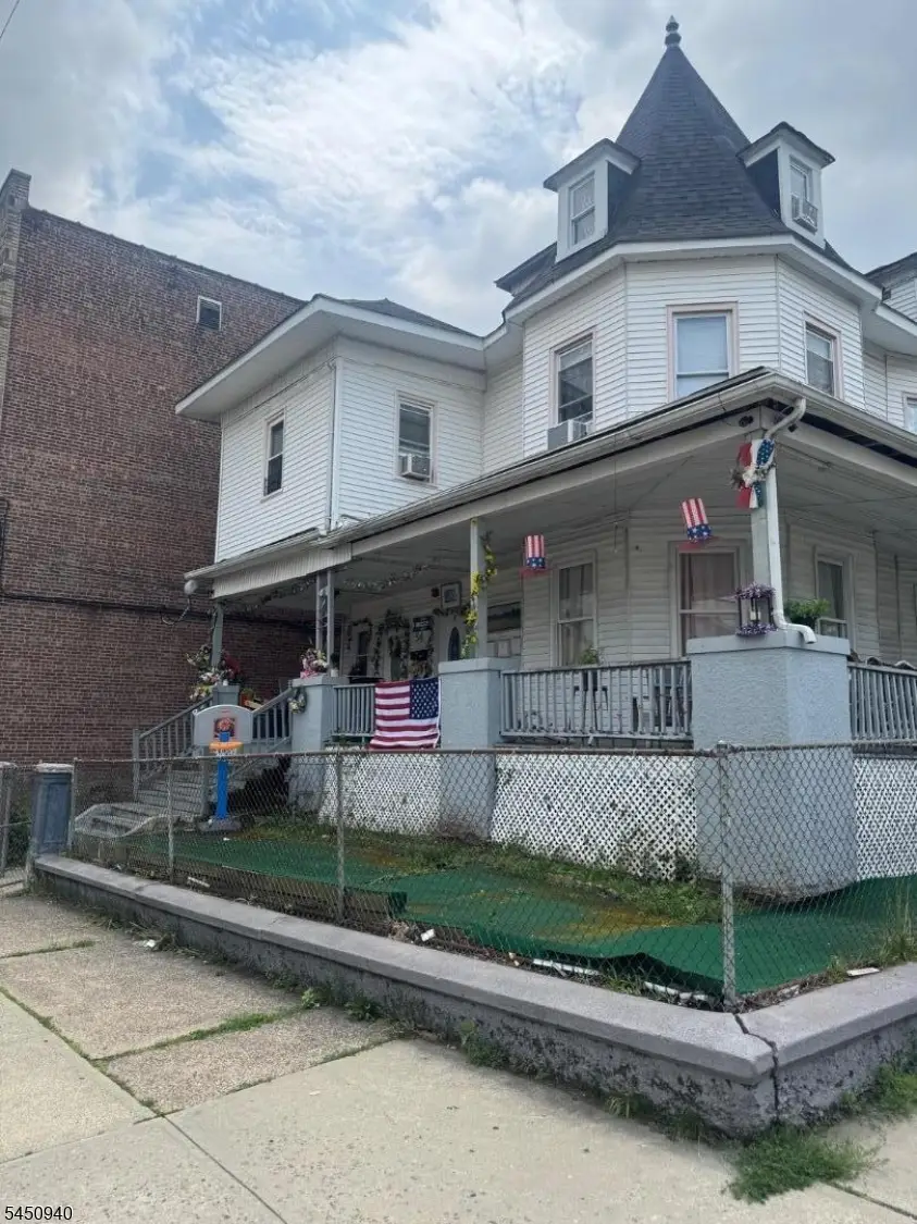 54 17th Ave, Paterson, NJ 07501 - #1