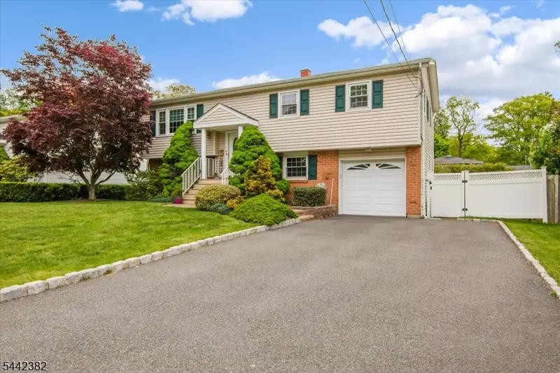 18 Henry St, White Meadow Lake, NJ 07866 - #2