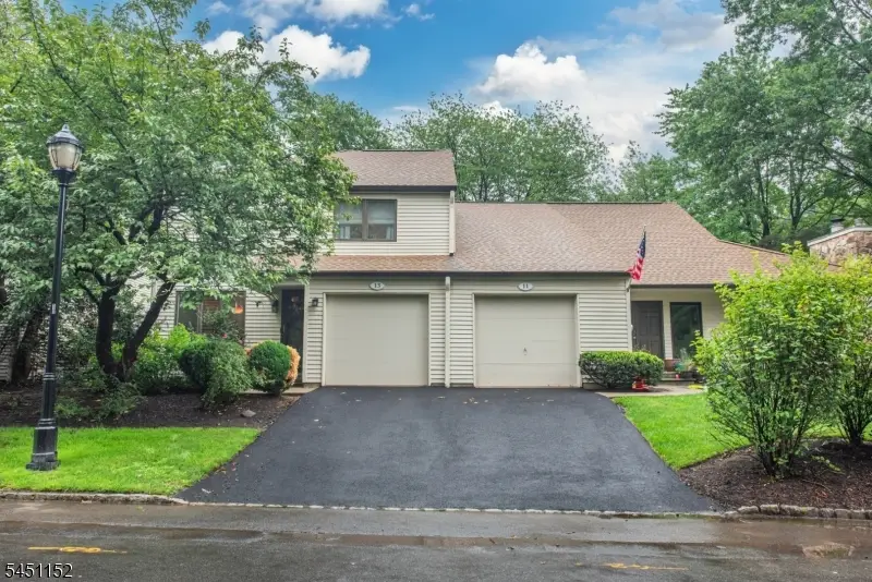 13 Stonegate Dr, Roseland, NJ 07068 - #3