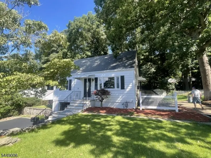 18 Oakwood Ter, White Meadow Lake, NJ 07866 - #1