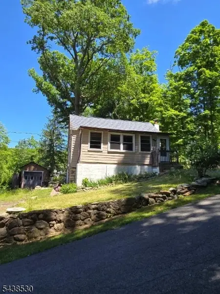 3 Carolina Ave, Jefferson Twp., NJ 07849