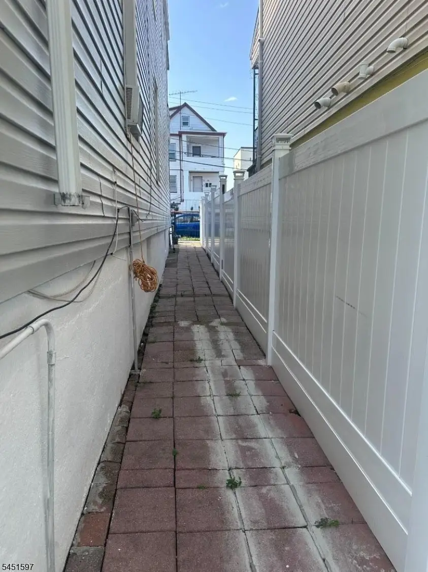 32 Hemlock St, Paterson, NJ 07503 - #3
