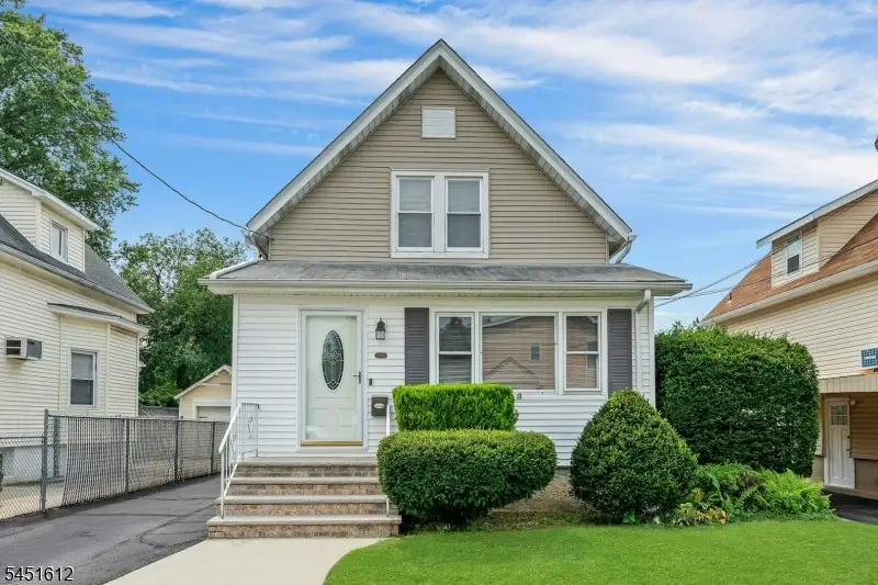 204 Tontine Ave, Lyndhurst, NJ 07071 - #1