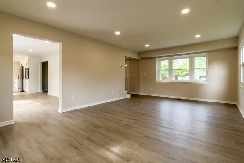 4 Overbrook Rd, Franklin, NJ 08873 - #3