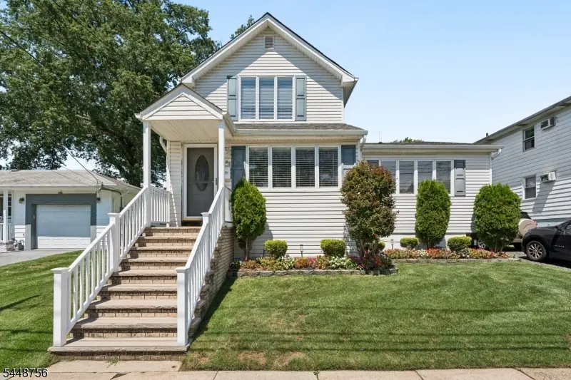135 E 11th St, Linden, NJ 07036 - #1