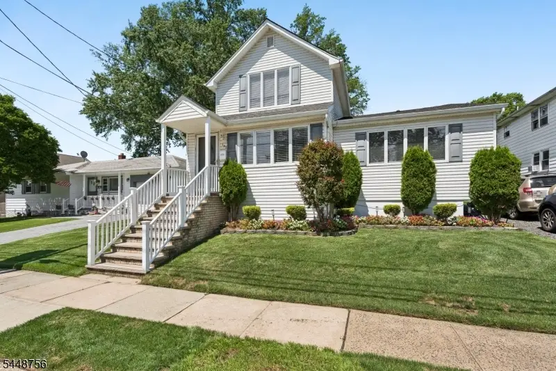 135 E 11th St, Linden, NJ 07036 - #2