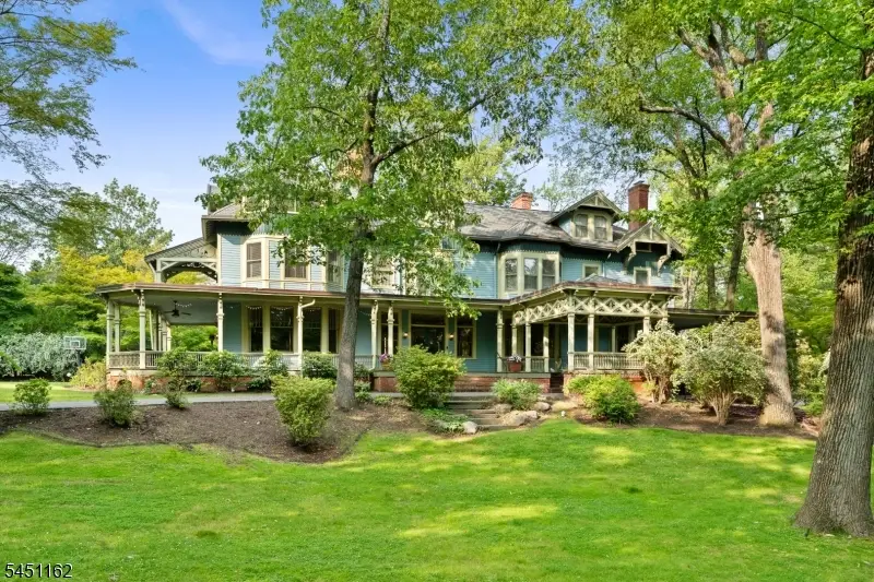40 Highland Ave, Millburn, NJ 07078 - #2