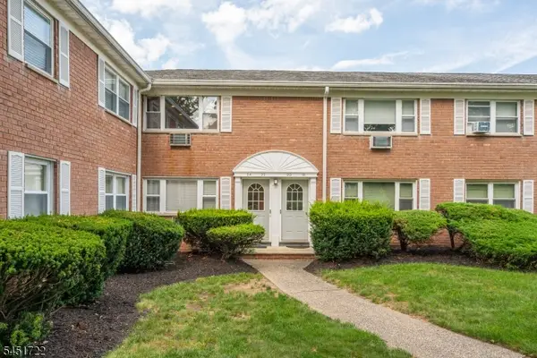 24 Manchester Ct, Wayne Twp., NJ 07470