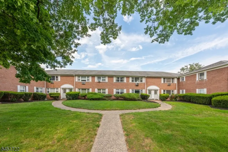 24 Manchester Ct, Wayne, NJ 07470 - #2