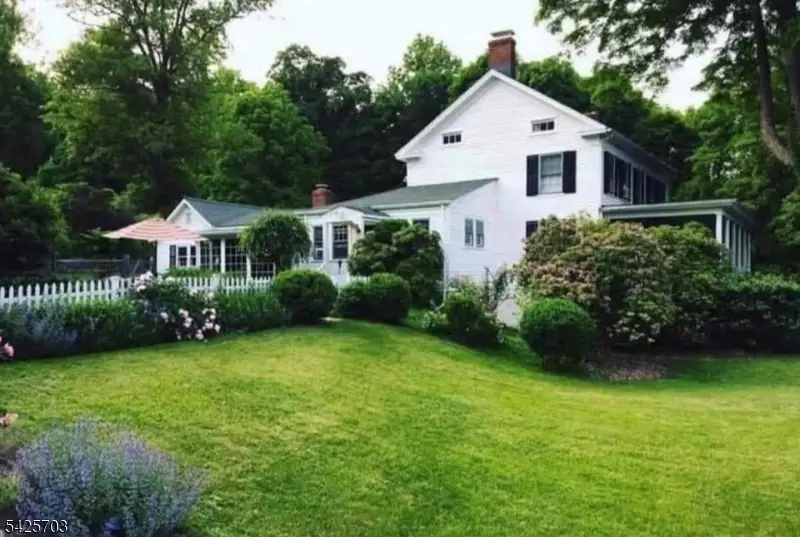 32 Tanners Brook Rd, Chester, NJ 07930 - #1