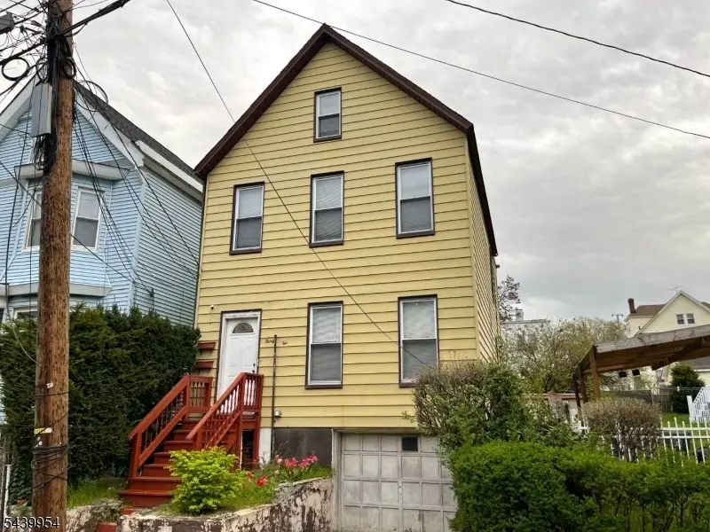 32 Oak Ave, Irvington, NJ 07111 - #1
