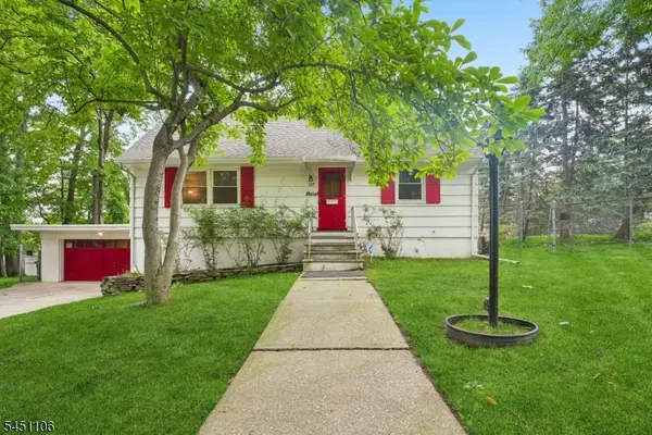 107 Roland St, Park Ridge Boro, NJ 07656